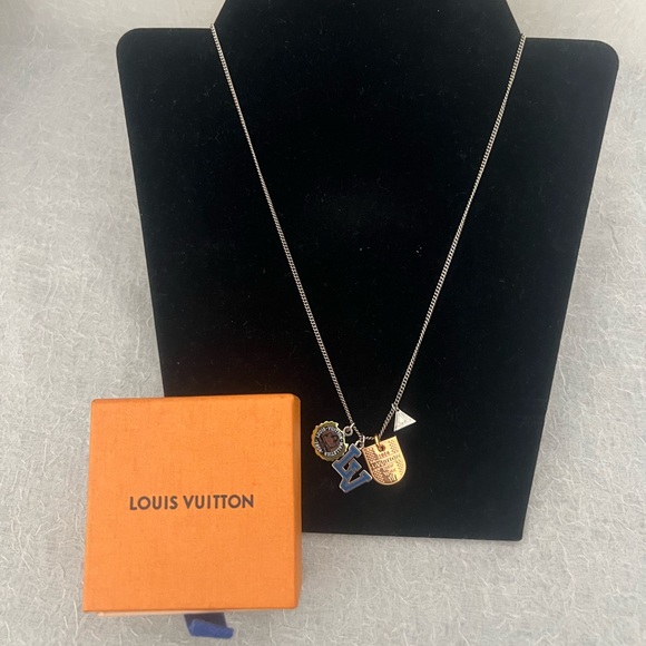 Auth Louis Vuitton 1854 Malletier New York Men Necklace - Picture 2 of 8